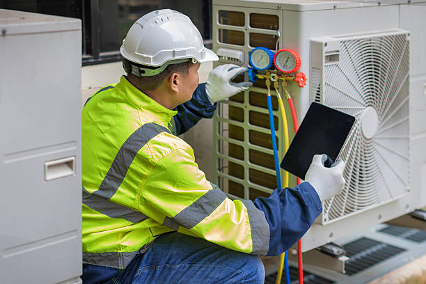 Professional Ac Installation technician working in Lake Jackson, TX